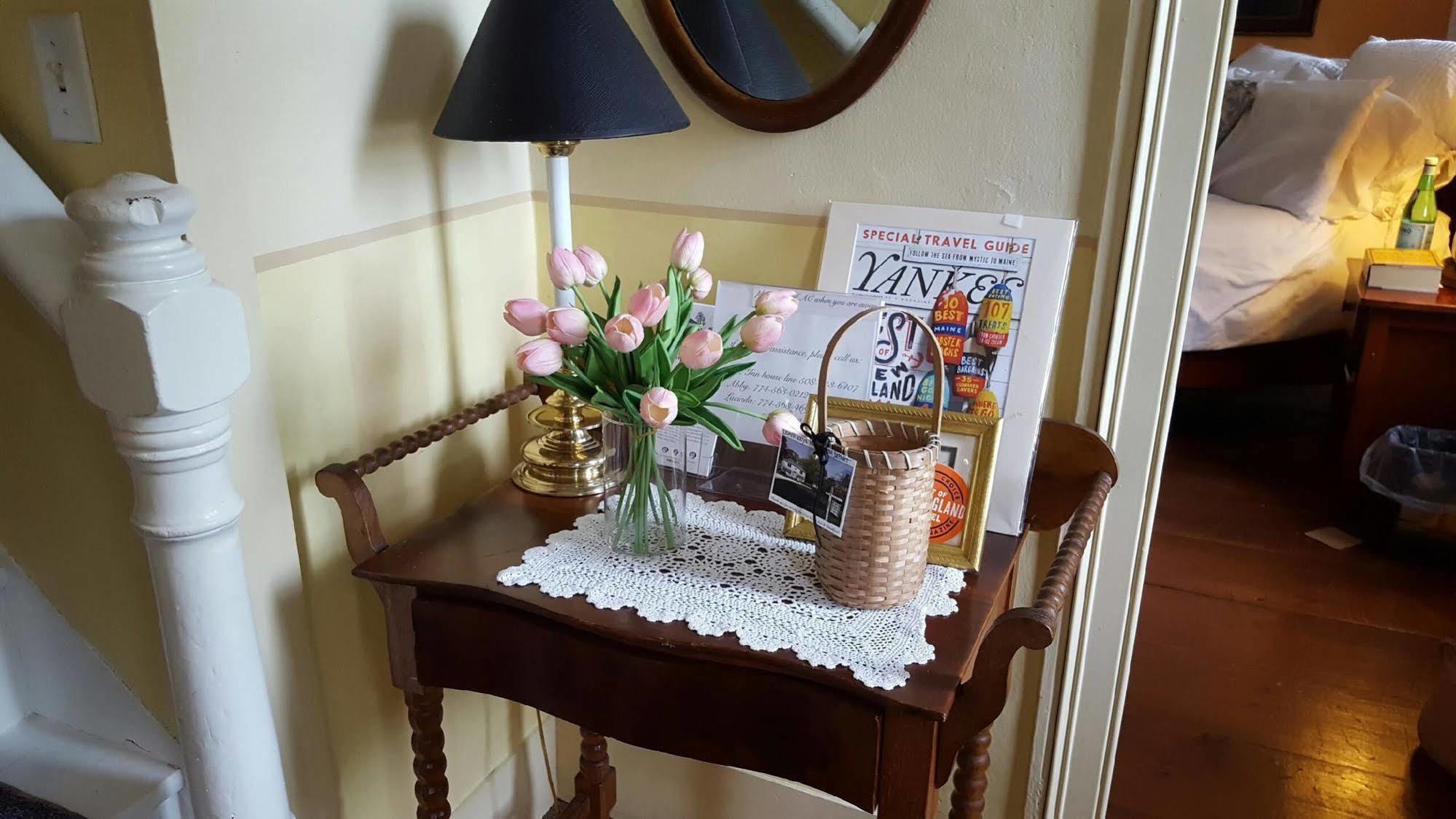 The 1720 House Bed and Breakfast Vineyard Haven Exteriör bild